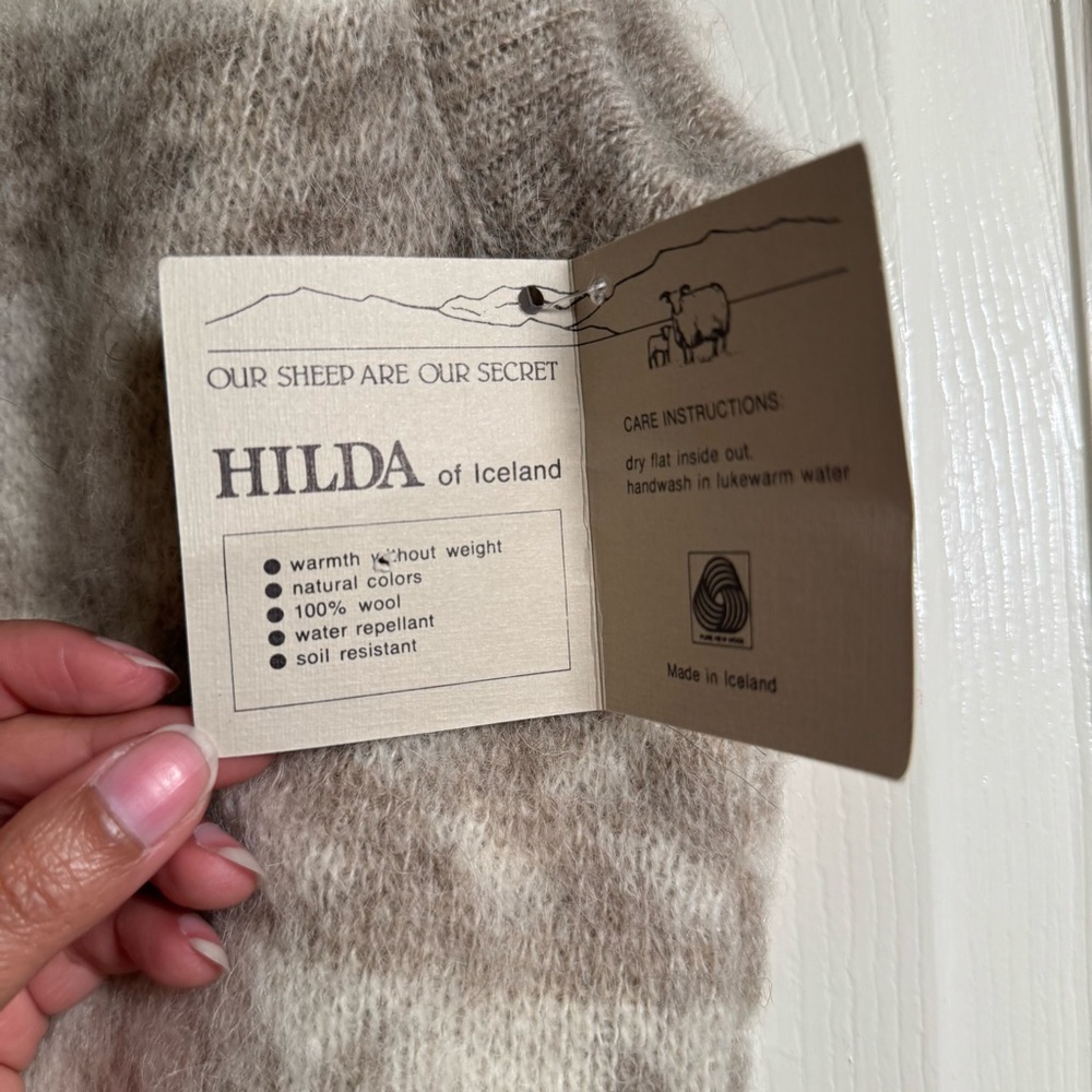 Vintage Hilda 100% Pure Wool Icelandic Button Front Sweater Vest Ladies Size XS - Picture 4 of 12